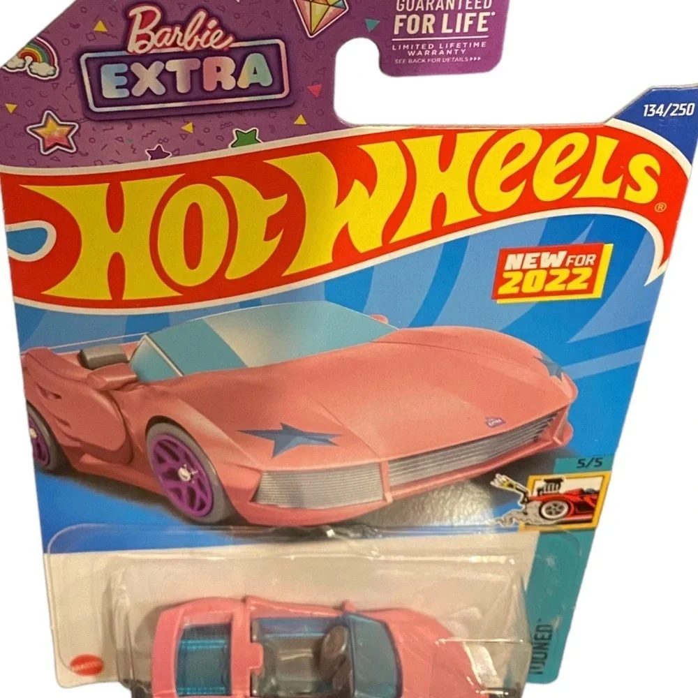 NEW 2022 Hot Wheels Barbie EXTRA 134/250 Tooned Pink. Barbie dream car.